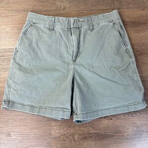 Ann Klein Women’s Green Shorts, size 12